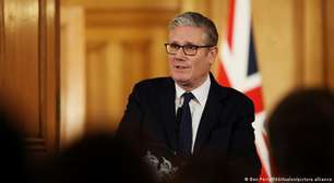 Starmer com dias contados como premiê, diz imprensa britânica