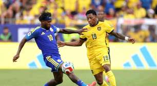 Equador perde um caminhão de gols, para em goleiro de Curaçao e se complica na Copa