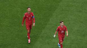 'Não temos a obrigação de passar a bola para Cristiano Ronaldo', diz atacante de Portugal