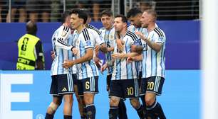 Messi marca dois, bate recorde em Copas e classifica Argentina em jogo contra Áustria
