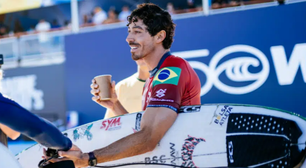Yago Dora vence duelo brasileiro e avança à semifinal ao lado de Chumbinho no Vivo Rio Pro