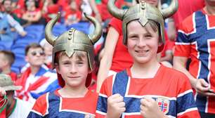'Remada Viking' da torcida norueguesa viraliza e vira uma das imagens mais marcantes da Copa do Mundo de 2026