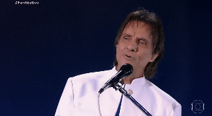 Roberto Carlos apresenta show de nova turnê em arena multiúso de Niterói