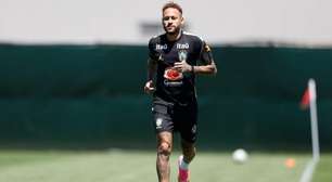 Neymar dá pique em treino de marcação e arranca aplausos de companheiros