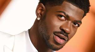 Lil Nas X celebra retorno para casa após tratamento: 'Saí da reabilitação, eu acho'