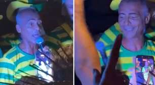 Romário puxa grito com torcida brasileira em evento nos EUA na Copa: 'É guerra ou não é?'