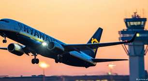 Ryanair revoga taxa extra para pais que viajam com filhos