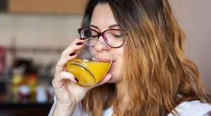 O que um estudo de 25 anos descobriu sobre quem toma suco todos os dias
