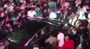 Motorista atropela multidão que comemorava vitória do México em jogo da Copa do Mundo; veja