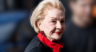 Carolina Herrera confirma que a moda (e a elegância) não tem idade e adere a uma das tendências mais ousadas de 2026