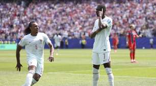 "Temos que seguir assim", diz Dembélé após hat-trick e goleada da França