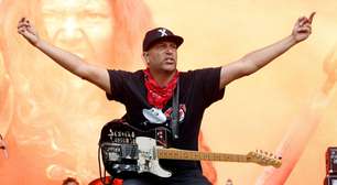 Tom Morello cancela turnê após internação de sua mãe de 102 anos