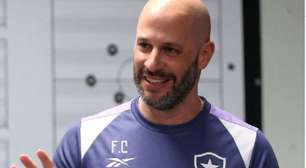 Vasco demonstra confiança em acerto com Franclim Carvalho