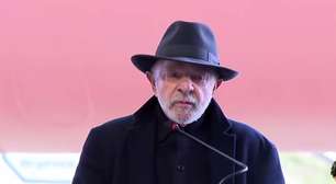 Lula diz que mundo está 'cheio de nego maluco' e afirma que Trump quer tomar Panamá e Groenlândia