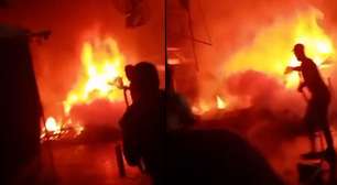 Incêndio atinge shopping na orla de Guarujá, no litoral de SP