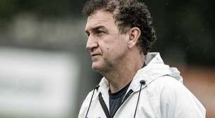 Santos tem novidades em treino e ganha reforços no CT