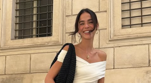 Bruna Marquezine e Sasha Meneghel fazem tatuagens juntas; veja fotos