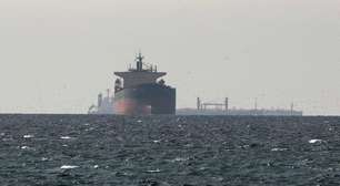 EUA bombardeiam alvos no Irã após ataque a navio no Estreito de Ormuz