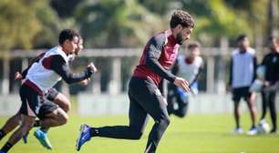 Diniz orienta jogadores, e Corinthians treina em dois períodos