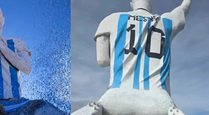 'Dançando na boquinha da garrafa': Messi ganha maior estátua do mundo dedicada a ele, mas web não perdoa pose da obra