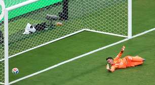 "Nunca sofri tanto": Muslera fala após falhas que eliminaram o Uruguai