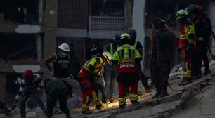 Socorristas correm contra o tempo para salvar últimos sobreviventes de terremotos na Venezuela