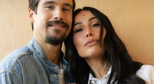Sabrina Sato deixa barriga à mostra no chá revelação com peças curingas em look descomplicado