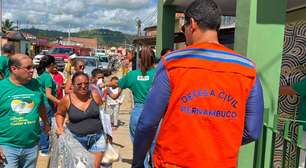 Famílias recebem mais de 4 mil itens de ajuda humanitária após chuvas em cidades de PE