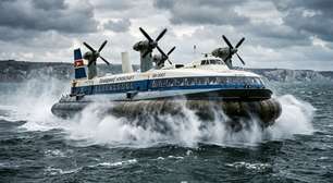 O gigantesco aerobarco comercial de 300 toneladas que flutuava sobre as ondas transportando 400 passageiros a mais de 100 km por hora