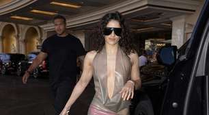 Rosalía impressiona em Las Vegas com vestido de látex transparente