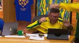 Gol do Brasil termina com óculos quebrado nos bastidores da CazéTV