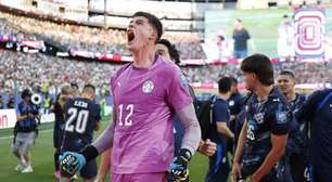 Após defender dois pênaltis, goleiro do Paraguai celebra classificação: "Privilégio"