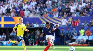 Mbappé bate novo recorde, França despacha Suécia e encara Paraguai nas oitavas de final da Copa