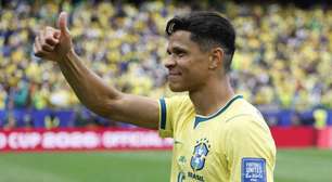 "Arroz com feijão bem feito", Douglas Santos vira símbolo de consistência no Brasil