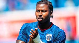 Jogador de Cabo Verde "ignora" Messi e prefere trocar de camisa com Otamendi