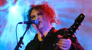 Por que Robert Smith recusou música com os Rolling Stones antes de finalmente aceitar?