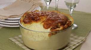 Suflê de chuchu gratinado surpreende com leveza e sabor
