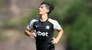 Botafogo reforça treinos com jovens da base no profissional