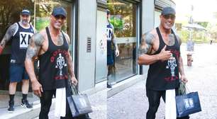 Dwayne Johnson, o The Rock, surpreende fãs ao falar português após treino em academia no Rio; veja