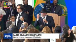Lula mostra dedo do meio durante discurso no Palácio do Planalto: 'Aqui para eles'