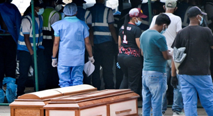 Como é o necrotério improvisado onde cadáveres se acumulam a céu aberto após terremotos na Venezuela: 'estou com medo do que vou encontrar lá'