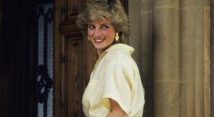 Arezzo se inspira em Lady Di para criar scarpins slingback de salto médio em prata e dourado que combinam do vestido de casamento à calça de alfaiataria de trabalho