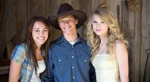 Às vésperas do casamento mais aguardado do ano, relembre os filmes que o casal Taylor Swift e Travis Kelce já participou