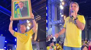 Flávio Bolsonaro diz em evento do PL que vai para os EUA 'defender o Pix'