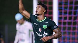 Natan Bahia celebra fase especial da carreira e mira novas conquistas com a camisa do Porto Vitória