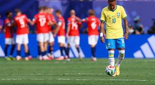 Ausente no pênalti e lento em campo: Neymar fracassa e quase é expulso em eliminação do Brasil na Copa