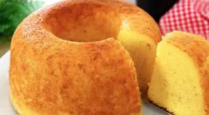 Bolo de fubá com creme de leite extremamente fofinho e delicioso que desmancha na boca