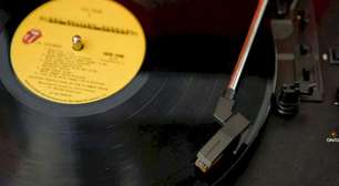Gravadora aposta em reciclagem de vinil para novas prensagens