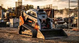 A mini carregadeira sem cabine que troca hidráulica por motores elétricos e mostra como máquinas de obra podem trabalhar sem operador sentado dentro delas