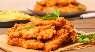 Iscas de frango crocantes: receita fácil e pronta em 30 minutos